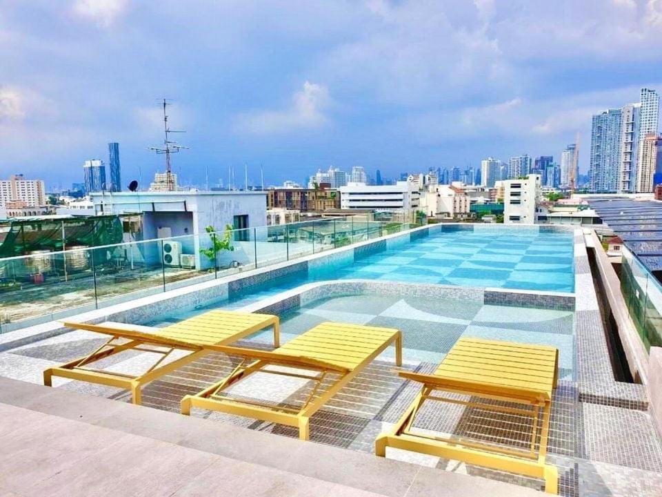 The Quarter Onnut By Uhg Hotel Bangkok Kültér fotó